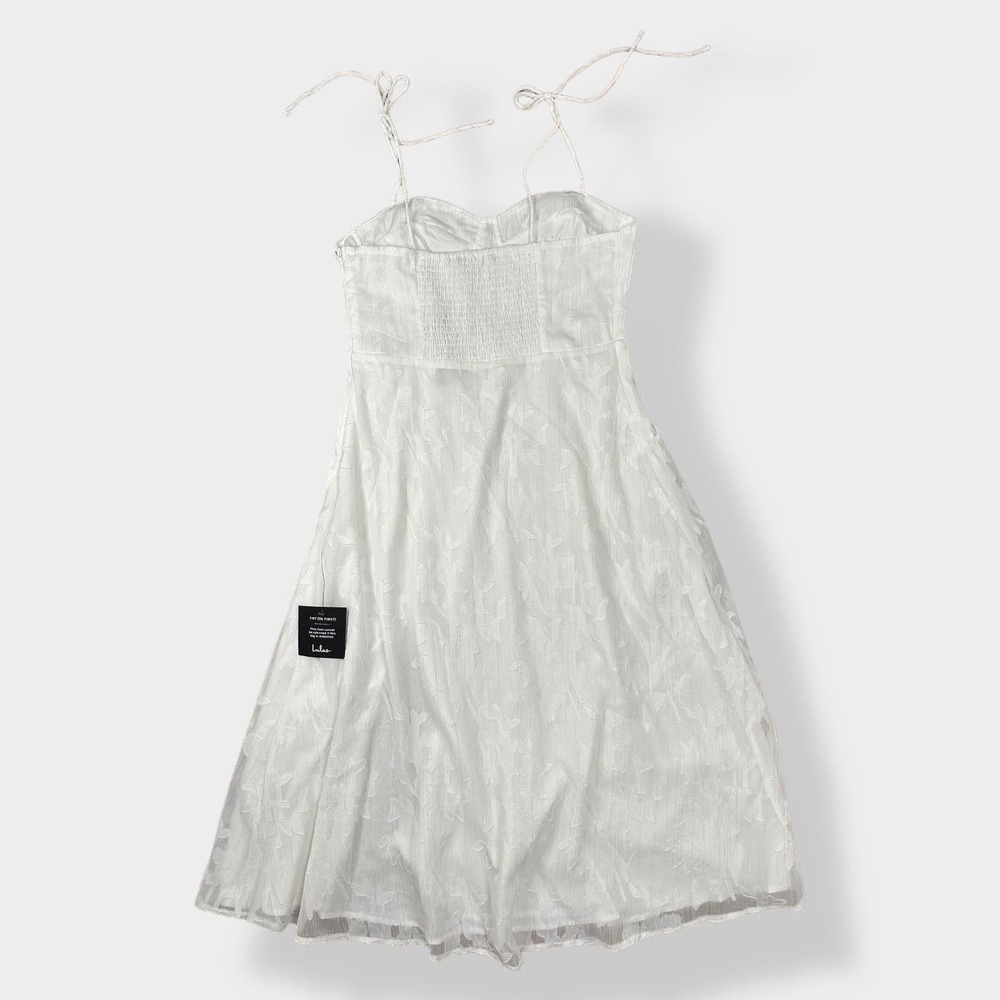 Lulus NWT Loveliest  Looks White‎ Floral Jacquard Tie Strap Midi dress Size M